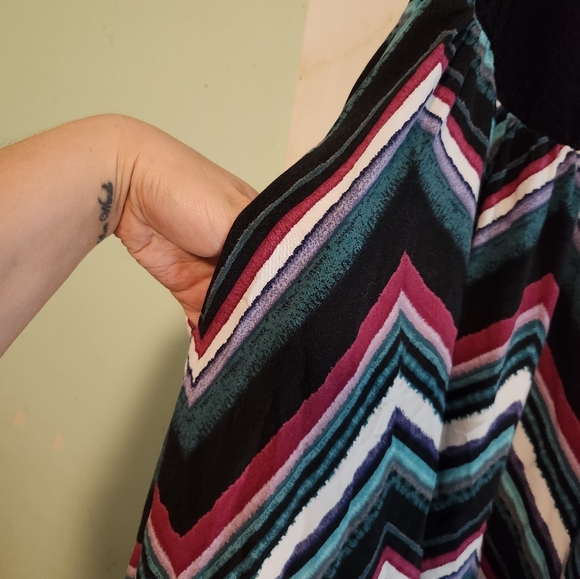 Chevron pattern dress with POCKETS! - Picture 3 of 3